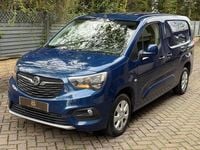 Begagnad Vauxhall Combo 100 HK (73 kW) 2019 Blå Minibuss