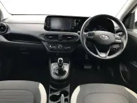 Used Hyundai i10 SE 84 HP (61 kW) 2022 White Hatchback
