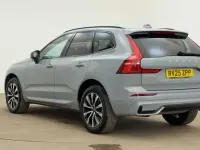 Usado Volvo XC60 Plus 247 HP (181 kW) 2025 Cinzento SUV