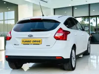 Used Ford Focus Zetec 2012 White Hatchback