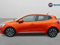 Used Renault Clio V Iconic 72 HP (52 kW) 2020 Orange Hatchback