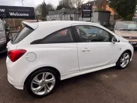 Used Vauxhall Corsa SRi 90 HP (66 kW) 2015 White Hatchback