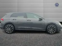 Usado VW Golf VIII Edition 150 CV (110 kW) 2023 Gris Utilitario