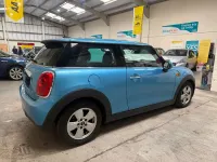 Usado Mini ONE Hatch 102 CV (75 kW) 2014 Azul Utilitario