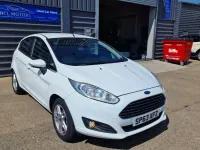 Used Ford Fiesta Zetec 2013 White Hatchback
