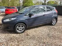 Usado Ford Fiesta Zetec 2013 Cinzento Citadino