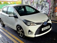 Second-hand Toyota Yaris Hybrid 2015 Alb Hatchback
