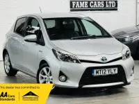 Used Toyota Yaris 100 HP (73 kW) 2012 Silver Hatchback