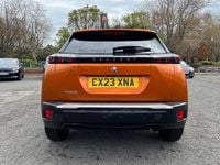 Begagnad Peugeot 2008 Active+ 100 HK (73 kW) 2023 Orange SUV