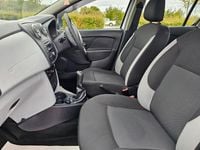 Used Dacia Sandero Ambiance 75 HP (55 kW) 2014 White Hatchback