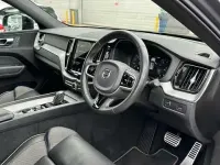 Used Volvo XC60 R-Design 247 HP (181 kW) 2021 Grey SUV
