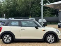 Used Mini Cooper Hatch 136 HP (100 kW) 2015 White Hatchback
