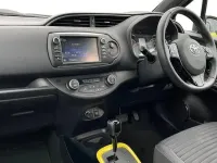 Used Toyota Yaris Edition 101 HP (74 kW) 2017 Yellow Hatchback