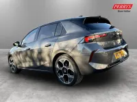 Usado Vauxhall Astra Ultimate 128 CV (94 kW) 2024 Gris Utilitario