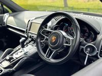 Used Porsche Cayenne 262 HP (192 kW) 2015 Black SUV