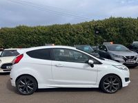 Used Ford Fiesta ST-Line 100 HP (73 kW) 2017 White Hatchback