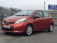 Used Toyota Yaris 90 HP (66 kW) 2012 Red Hatchback