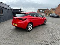 Used Vauxhall Astra SRi 110 HP (80 kW) 2016 Red Hatchback