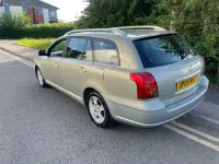 Used Toyota Avensis T3 129 HP (94 kW) 2005 Silver Estate