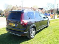 Usado Dacia Jogger Comfort 110 HP (80 kW) 2022 Preto Monovolume