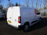Used Citroën Berlingo 100 HP (73 kW) 2021 White MPV