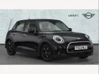 Usado Mini Cooper Classic 136 HP (100 kW) 2023 Preto Citadino