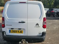 Used Citroën Berlingo 100 HP (73 kW) 2019 White MPV