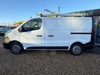 Second-hand Vauxhall Vivaro 95 CP (69 kW) 2018 Alb Monovolum