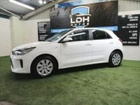 Used Kia Rio 83 HP (61 kW) 2019 White Hatchback