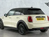 Used Mini Cooper Hatch 134 HP (98 kW) 2016 White Hatchback