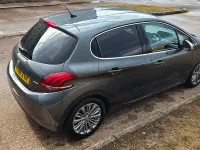 Used Peugeot 208 Allure 2016 Metallic grey Hatchback