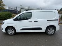 Used Vauxhall Combo Sportive 100 HP (73 kW) 2021 White Van