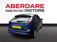 Used Ford Focus Zetec 110 HP (80 kW) 2010 Blue Hatchback