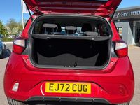 Usado Hyundai i10 Premium 84 CV (61 kW) 2023 Rojo Utilitario
