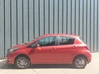 Used Toyota Yaris 99 HP (72 kW) 2015 Red Hatchback