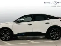 Begagnad Citroën e-C4 98 kW (134 HK) 2023 Vit Halvkombi
