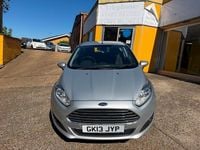 Usado Ford Fiesta Zetec 2013 Prateado