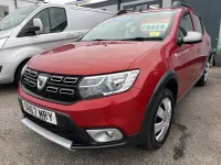 Używany Dacia Sandero Ambiance 90 KM (66 kW) 2017 Czerwony Hatchback