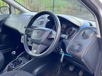 Usado Seat Ibiza 85 CV (62 kW) 2013 Blanco Utilitario