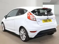 Usado Ford Fiesta Zetec 2016 Branco Citadino