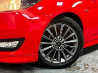 Used Ford Focus ST-Line 140 HP (102 kW) 2018 Red Hatchback