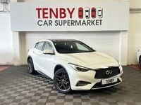 Used Infiniti Q30 Premium 170 HP (125 kW) 2016 White Hatchback