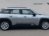 Używany Mini Aceman Classic 135 kW (184 KM) 2025 Srebrny SUV
