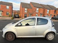 Usado Citroën C1 VTR Sport 68 CV (50 kW) 2012 Gris Utilitario