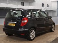 Used Mercedes A160 Elegance 82 HP (60 kW) 2011 Black Hatchback