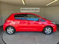 Used Toyota Yaris 101 HP (74 kW) 2017 Red Hatchback