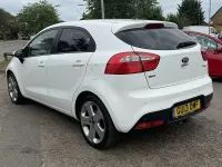 Used Kia Rio 107 HP (78 kW) 2013 White Hatchback