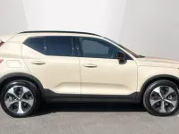 Used Volvo XC40 Plus 197 HP (144 kW) 2025 Gold SUV