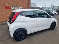 Used Toyota Aygo X-play 70 HP (51 kW) 2019 White Hatchback