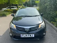 Usado Toyota Avensis 2014 Gris Familiar